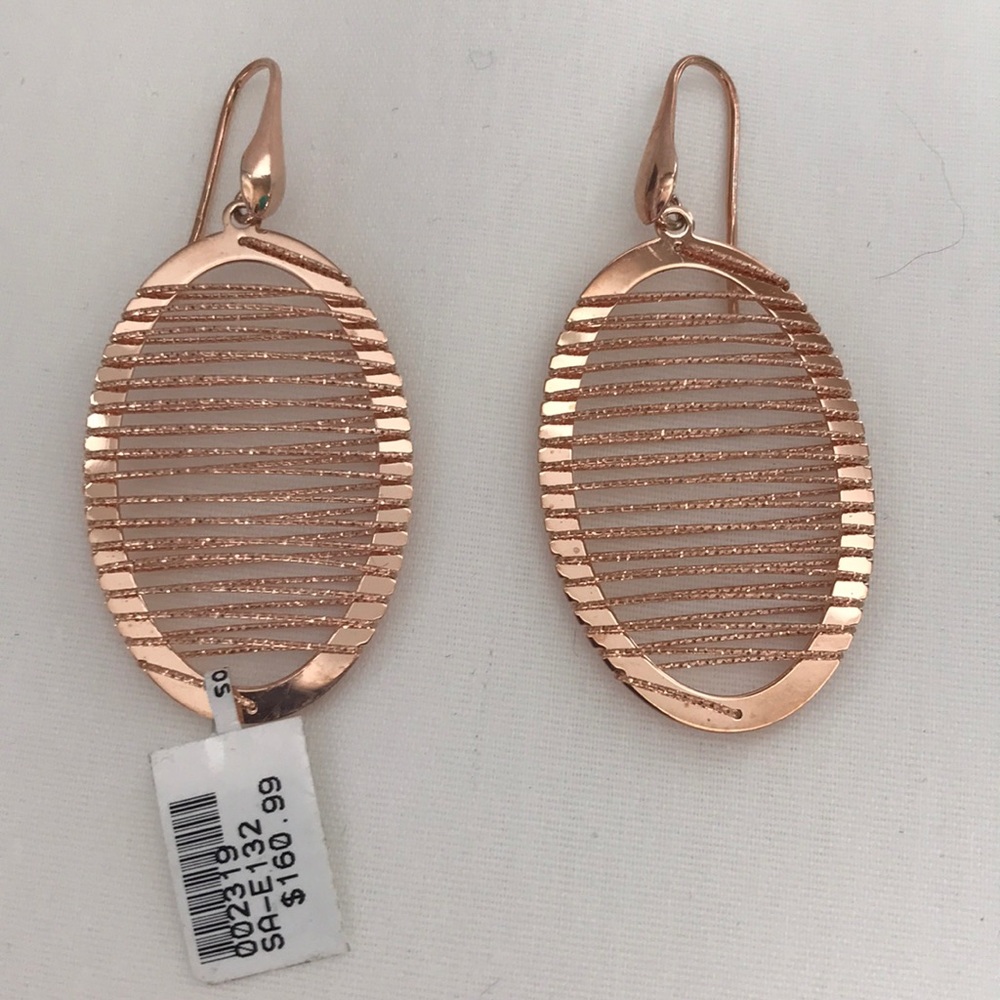Oval shaped earrings